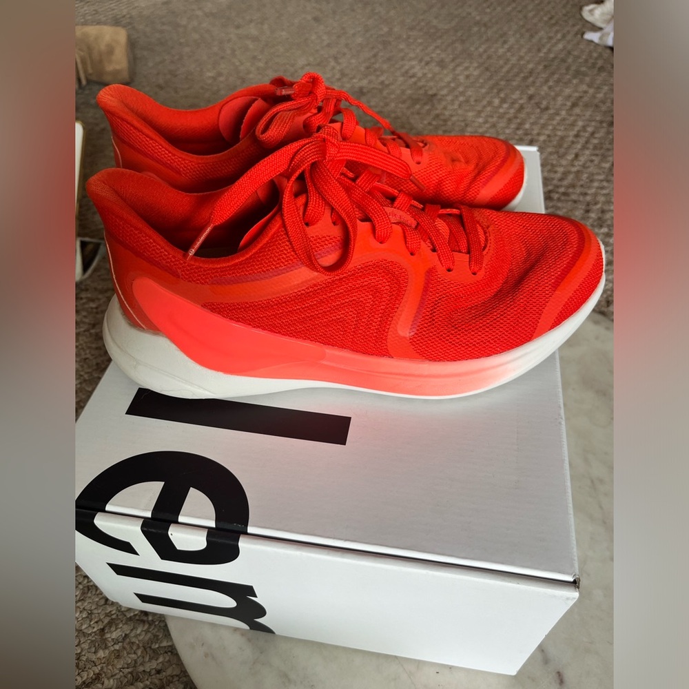 Women’s  Lululemon Blissfeel Run 2 in Solar Orange - Picture 12 of 15